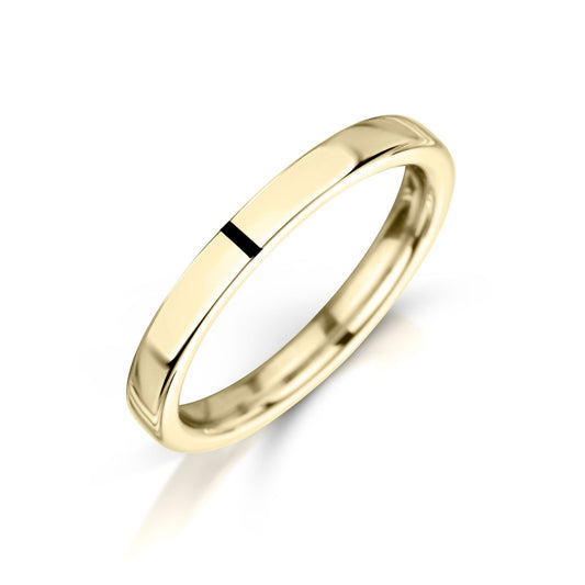 2.5mm Wide plain ladies gold wedding ring on a white background.